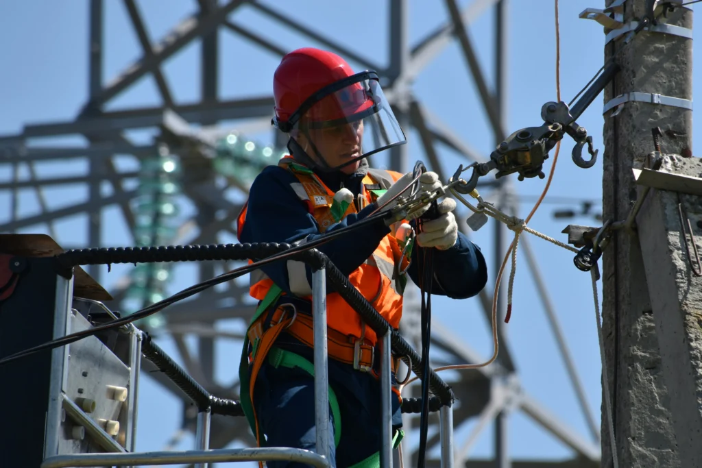 Niemiecki dla elektryków - elektryk przy pracy